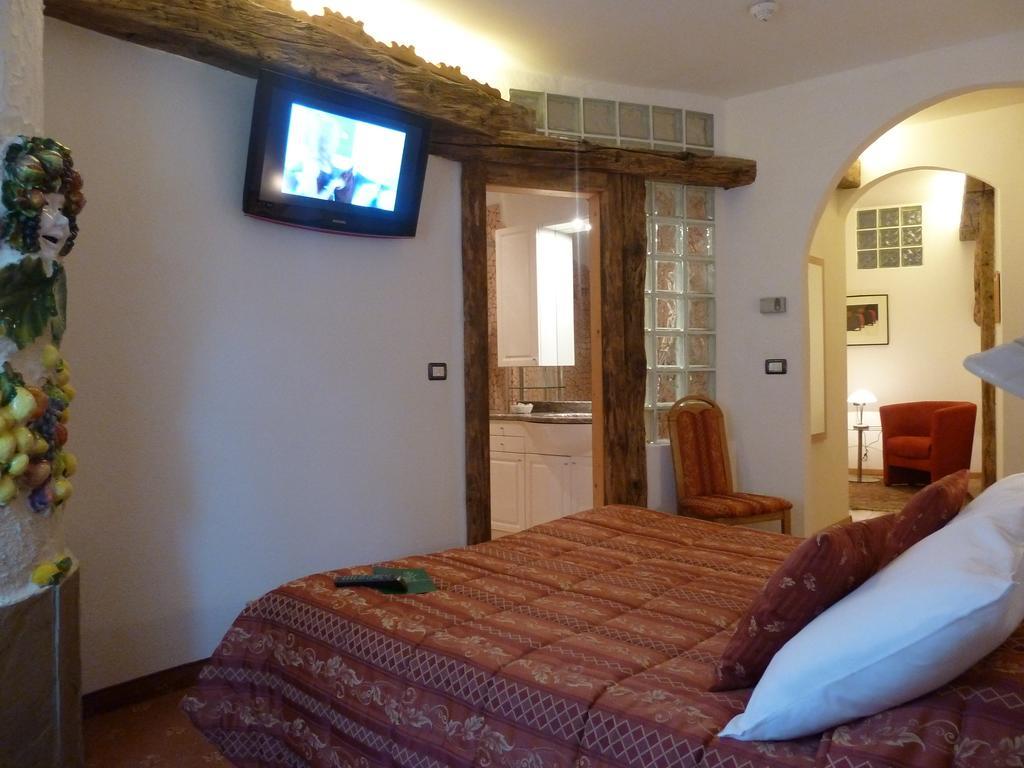 Hotel Ancora Castello-Molina di Fiemme Bagian luar foto
