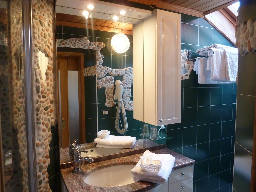 Hotel Ancora Castello-Molina di Fiemme Ruang foto