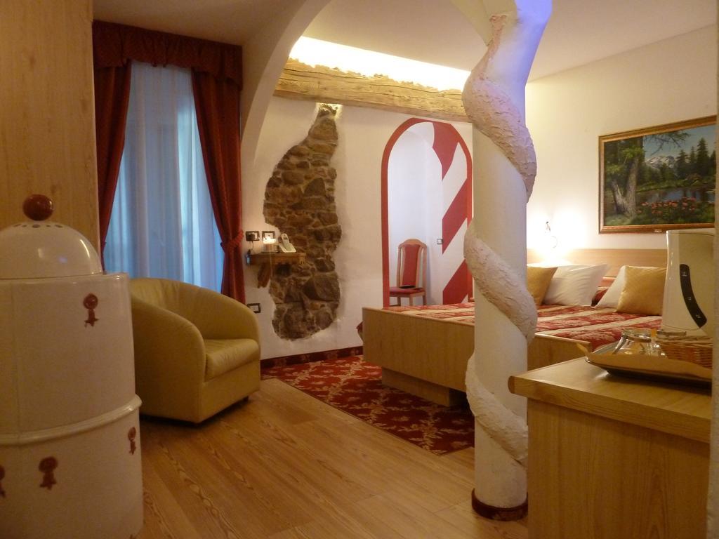 Hotel Ancora Castello-Molina di Fiemme Ruang foto