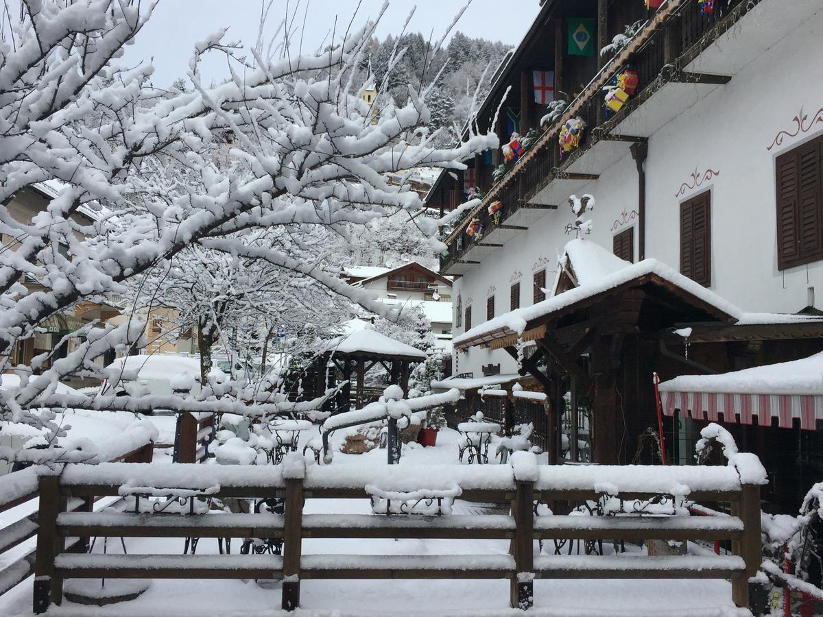 Hotel Ancora Castello-Molina di Fiemme Bagian luar foto