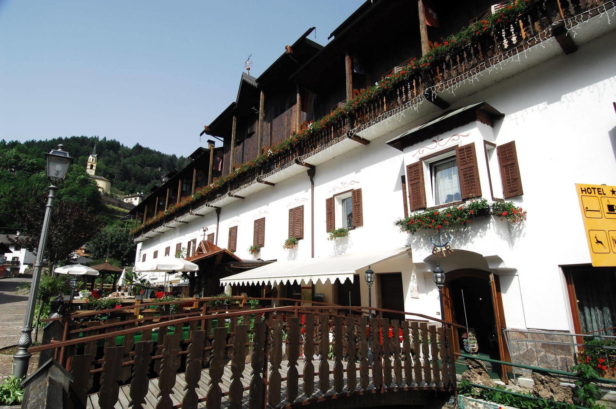 Hotel Ancora Castello-Molina di Fiemme Bagian luar foto