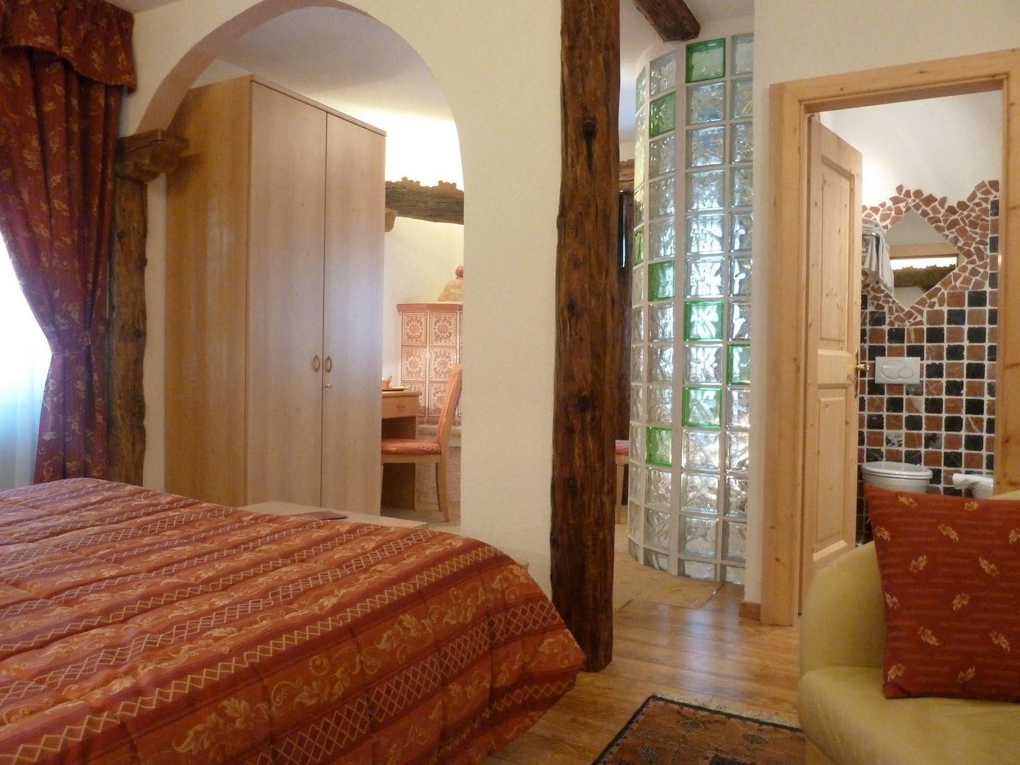 Hotel Ancora Castello-Molina di Fiemme Bagian luar foto