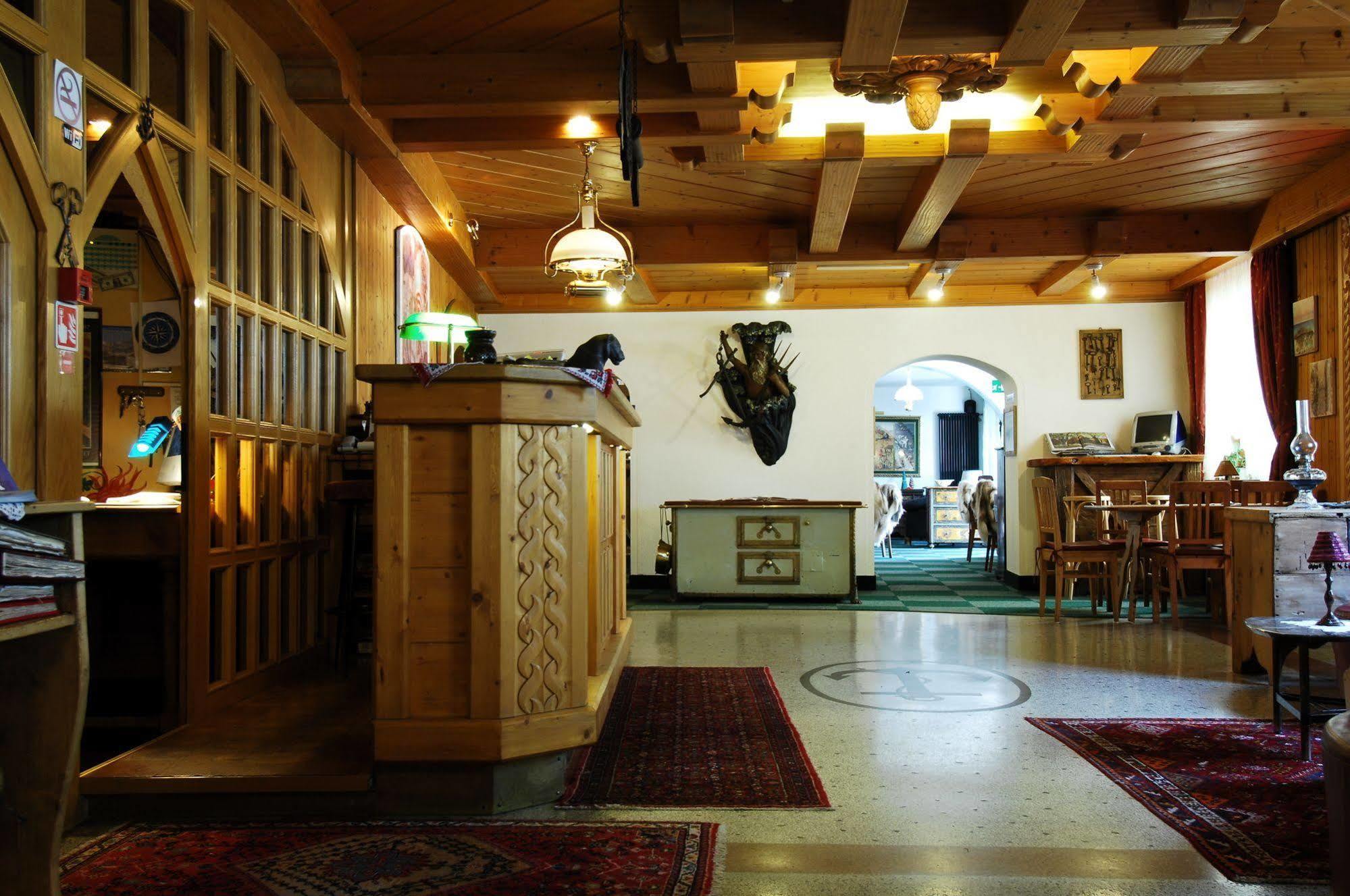 Hotel Ancora Castello-Molina di Fiemme Bagian luar foto