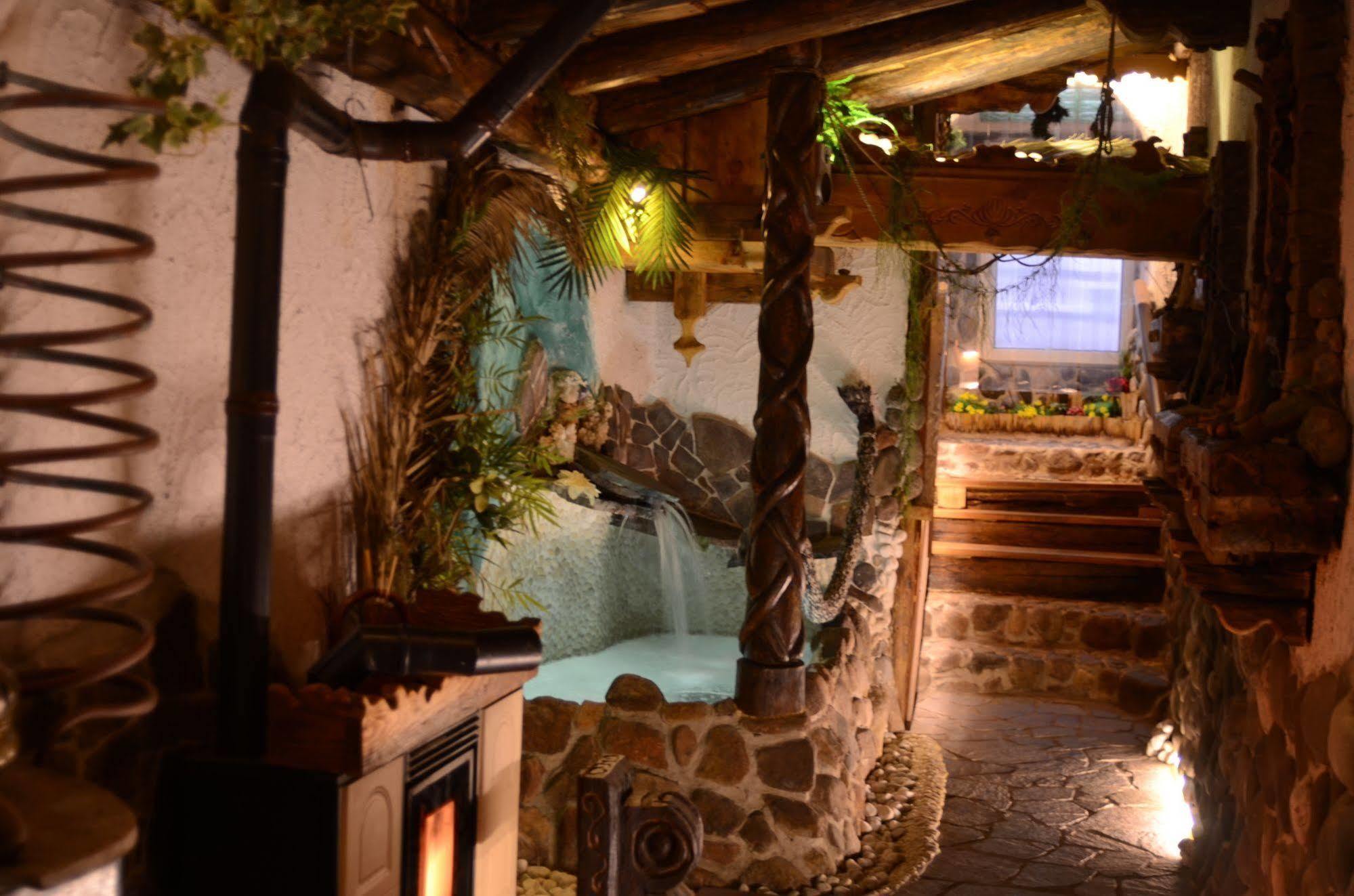 Hotel Ancora Castello-Molina di Fiemme Bagian luar foto